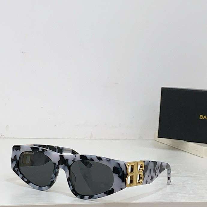 Picture of Balenciga Sunglasses _SKUfw56703583fw